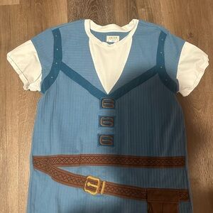 Blue and White Graphic T-Shirt with Brown Belt Design Taylor Joelle